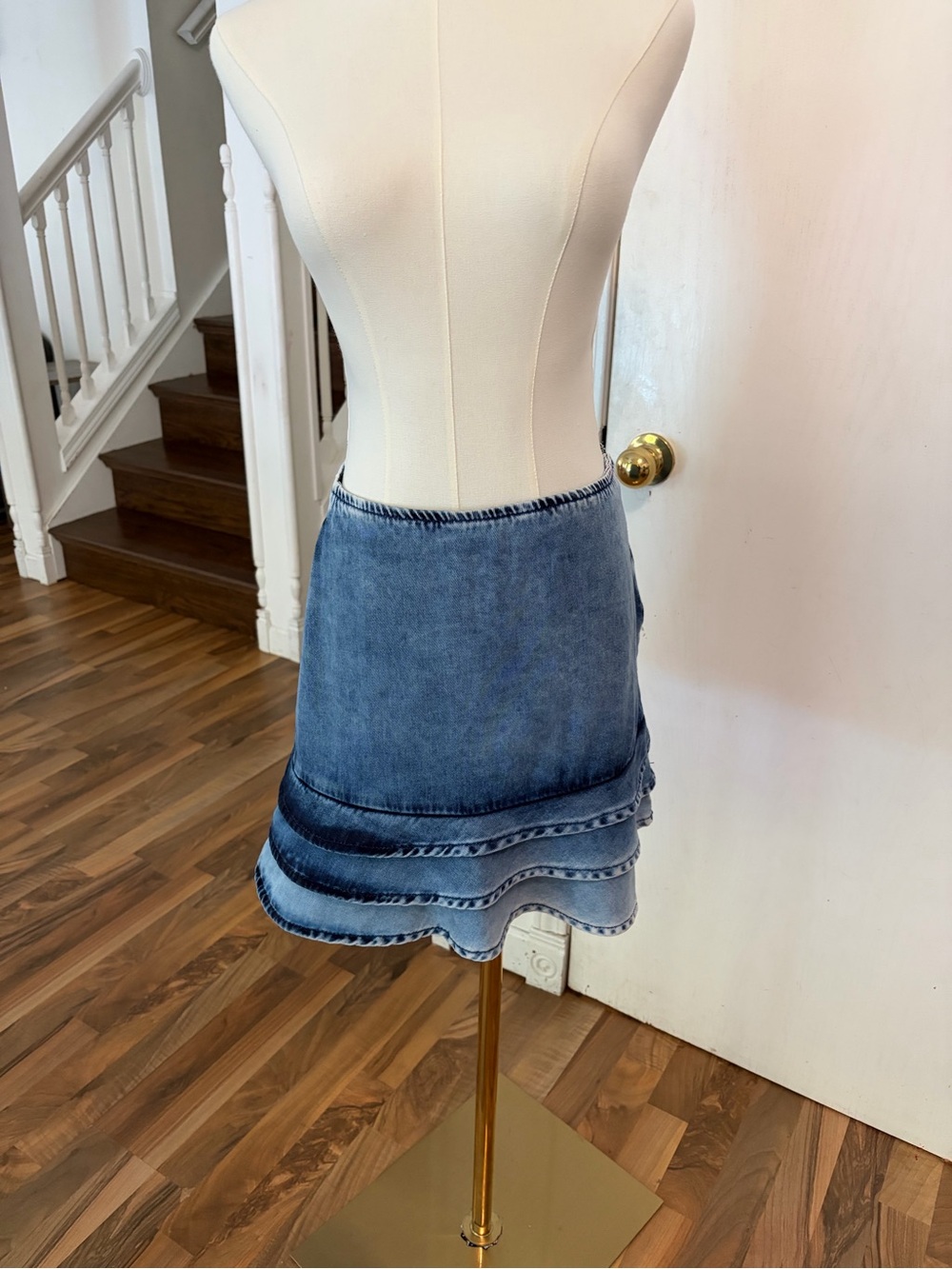 Nasty Gal Light Blue Tiered Ruffle Denim Mini Skirt, 4 / Small, EEUC